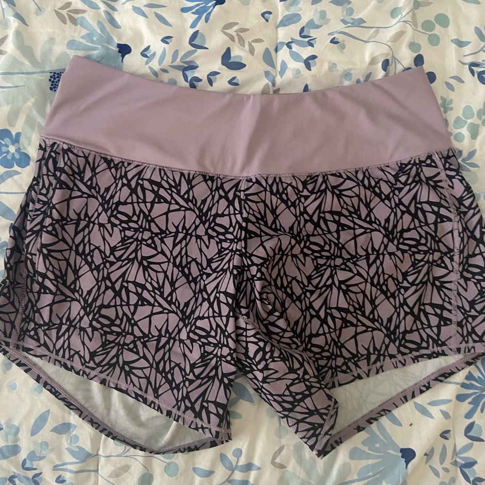 Oiselle Lavender longer roga Shorts